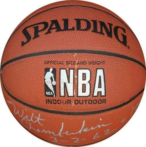 Изключително играта Уилта Чембърлейн със 100 Точки 3/2/1962 Баскетболни топки с Автограф на PSA DNA - Баскетболни Топки с Автографи
